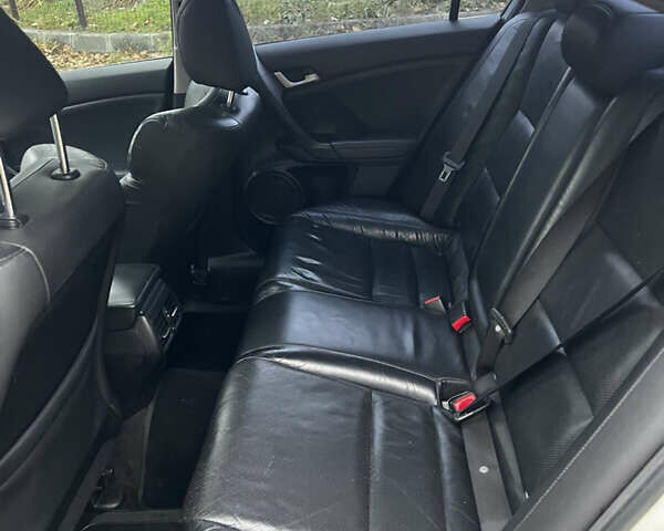 Белый Хонда Аккорд, объемом двигателя 2.35 л и пробегом 226 тыс. км за 9000 $, фото 17 на Automoto.ua