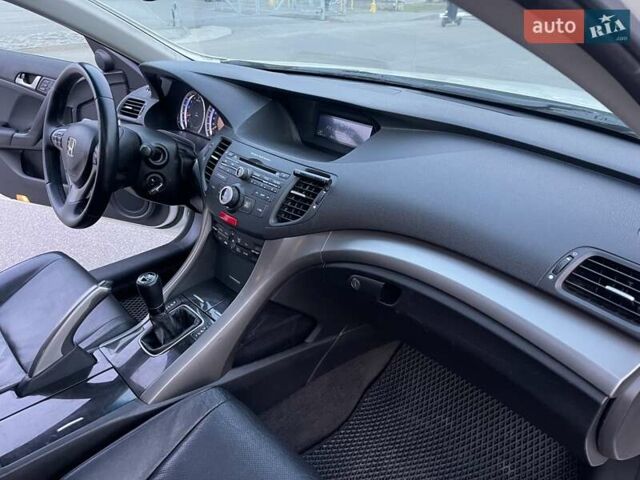 Білий Хонда Аккорд, об'ємом двигуна 2 л та пробігом 213 тис. км за 7800 $, фото 19 на Automoto.ua