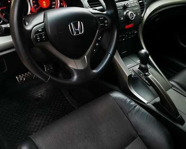 Белый Хонда Аккорд, объемом двигателя 2.35 л и пробегом 118 тыс. км за 12500 $, фото 25 на Automoto.ua