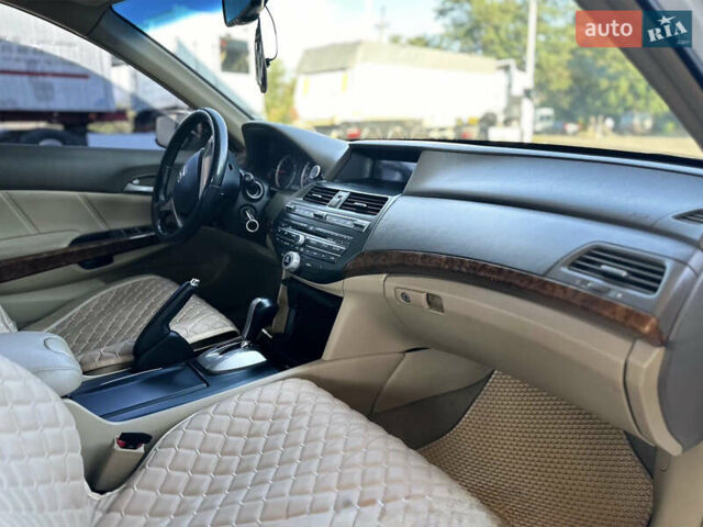 Білий Хонда Аккорд, об'ємом двигуна 2.35 л та пробігом 267 тис. км за 8500 $, фото 7 на Automoto.ua