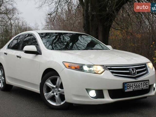 Белый Хонда Аккорд, объемом двигателя 2 л и пробегом 189 тыс. км за 9800 $, фото 5 на Automoto.ua