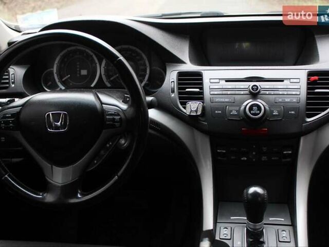 Белый Хонда Аккорд, объемом двигателя 2 л и пробегом 189 тыс. км за 9800 $, фото 25 на Automoto.ua