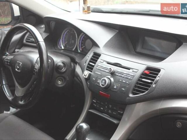 Белый Хонда Аккорд, объемом двигателя 2 л и пробегом 189 тыс. км за 9800 $, фото 20 на Automoto.ua