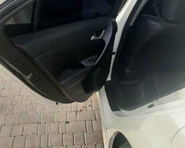 Білий Хонда Аккорд, об'ємом двигуна 2.4 л та пробігом 188 тис. км за 8000 $, фото 12 на Automoto.ua