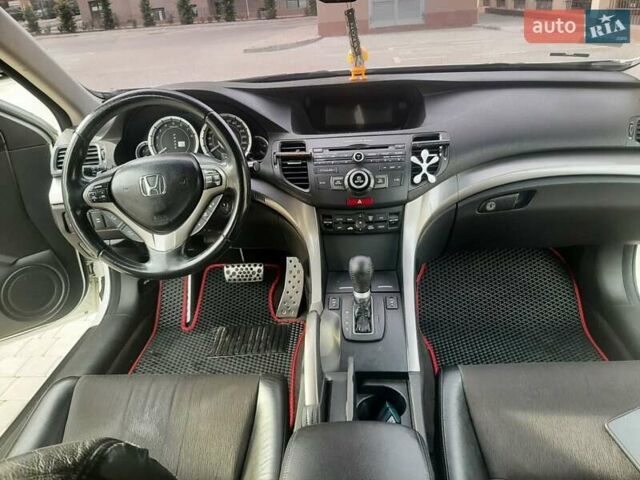 Білий Хонда Аккорд, об'ємом двигуна 2.4 л та пробігом 188 тис. км за 8000 $, фото 22 на Automoto.ua