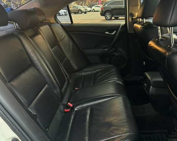 Белый Хонда Аккорд, объемом двигателя 2.35 л и пробегом 285 тыс. км за 8900 $, фото 9 на Automoto.ua