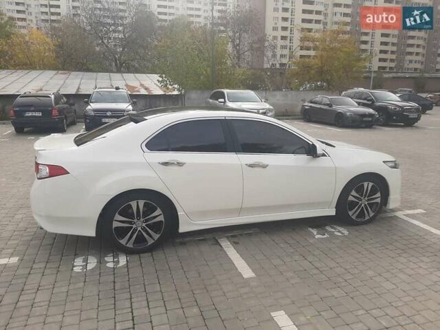 Білий Хонда Аккорд, об'ємом двигуна 2.4 л та пробігом 188 тис. км за 8000 $, фото 10 на Automoto.ua