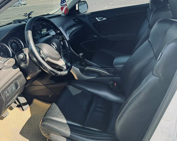 Белый Хонда Аккорд, объемом двигателя 2.2 л и пробегом 291 тыс. км за 8800 $, фото 10 на Automoto.ua