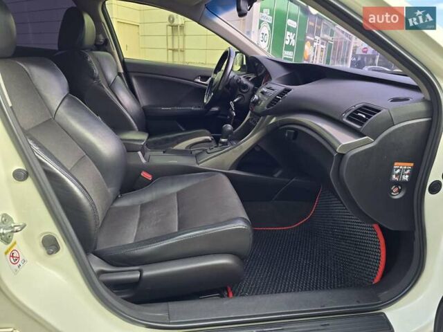 Белый Хонда Аккорд, объемом двигателя 2.35 л и пробегом 188 тыс. км за 8999 $, фото 17 на Automoto.ua