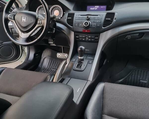 Білий Хонда Аккорд, об'ємом двигуна 2.4 л та пробігом 124 тис. км за 7700 $, фото 1 на Automoto.ua