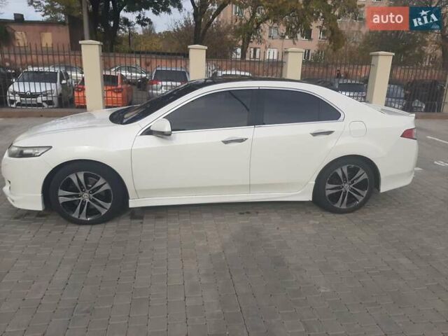 Білий Хонда Аккорд, об'ємом двигуна 2.4 л та пробігом 188 тис. км за 8000 $, фото 3 на Automoto.ua