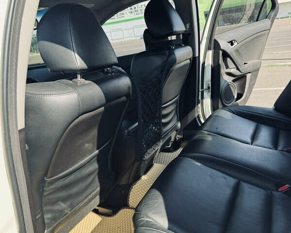 Белый Хонда Аккорд, объемом двигателя 2.2 л и пробегом 291 тыс. км за 8800 $, фото 15 на Automoto.ua