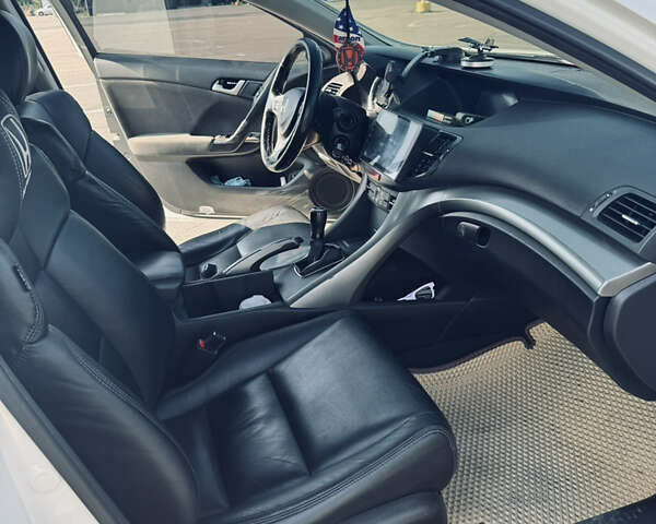 Белый Хонда Аккорд, объемом двигателя 2.2 л и пробегом 291 тыс. км за 8800 $, фото 31 на Automoto.ua