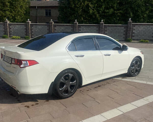 Белый Хонда Аккорд, объемом двигателя 2.35 л и пробегом 210 тыс. км за 10300 $, фото 2 на Automoto.ua