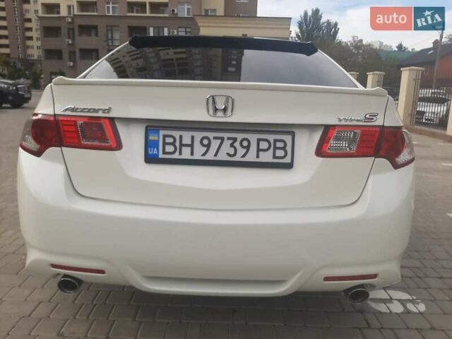 Білий Хонда Аккорд, об'ємом двигуна 2.4 л та пробігом 188 тис. км за 8000 $, фото 2 на Automoto.ua