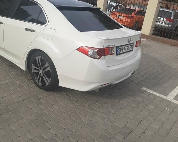 Білий Хонда Аккорд, об'ємом двигуна 2.4 л та пробігом 188 тис. км за 8000 $, фото 5 на Automoto.ua