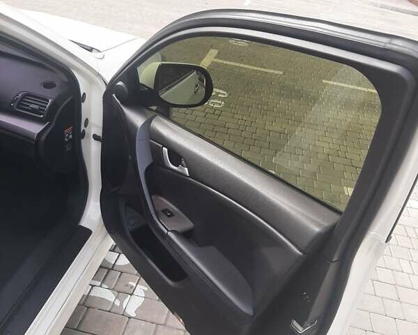 Білий Хонда Аккорд, об'ємом двигуна 2.4 л та пробігом 188 тис. км за 8000 $, фото 18 на Automoto.ua