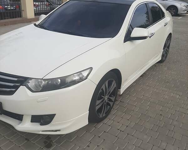 Білий Хонда Аккорд, об'ємом двигуна 2.4 л та пробігом 188 тис. км за 8000 $, фото 6 на Automoto.ua