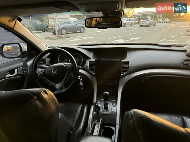 Белый Хонда Аккорд, объемом двигателя 2.35 л и пробегом 285 тыс. км за 8900 $, фото 7 на Automoto.ua