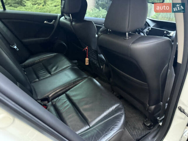 Белый Хонда Аккорд, объемом двигателя 2 л и пробегом 123 тыс. км за 11999 $, фото 14 на Automoto.ua