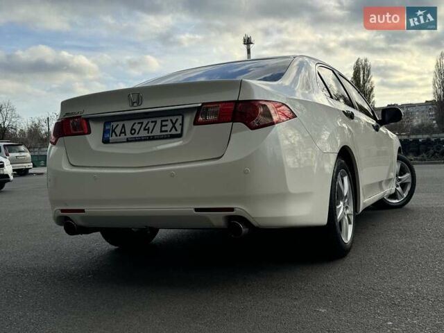 Белый Хонда Аккорд, объемом двигателя 2.35 л и пробегом 195 тыс. км за 10800 $, фото 7 на Automoto.ua