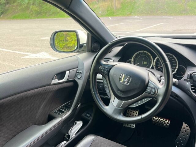 Белый Хонда Аккорд, объемом двигателя 2.4 л и пробегом 160 тыс. км за 11500 $, фото 4 на Automoto.ua