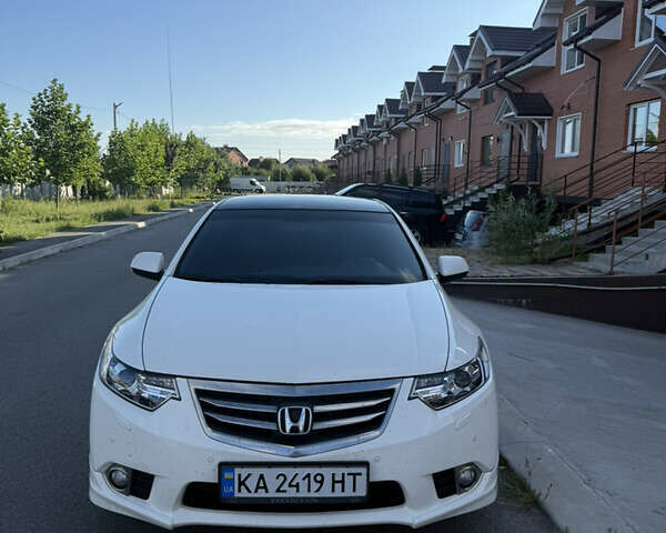 Белый Хонда Аккорд, объемом двигателя 2.35 л и пробегом 229 тыс. км за 11500 $, фото 2 на Automoto.ua
