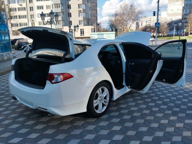 Белый Хонда Аккорд, объемом двигателя 2.4 л и пробегом 210 тыс. км за 9500 $, фото 2 на Automoto.ua