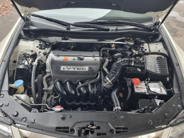 Белый Хонда Аккорд, объемом двигателя 2.4 л и пробегом 164 тыс. км за 249 $, фото 10 на Automoto.ua