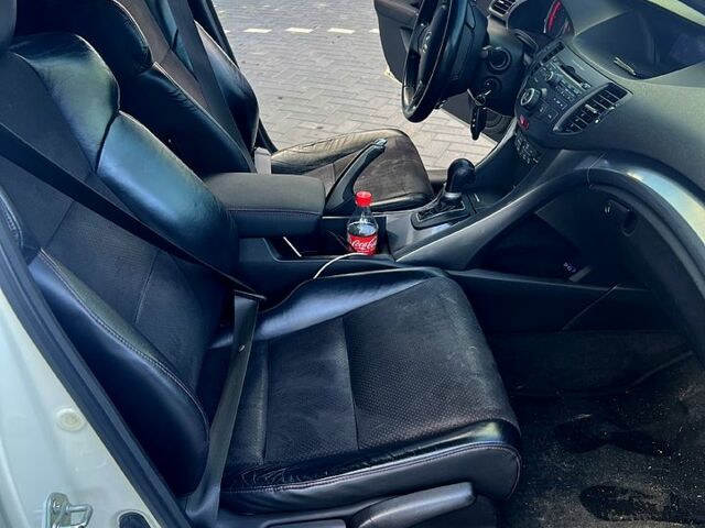 Білий Хонда Аккорд, об'ємом двигуна 2.4 л та пробігом 215 тис. км за 12500 $, фото 10 на Automoto.ua