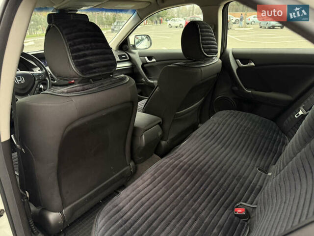 Белый Хонда Аккорд, объемом двигателя 2.2 л и пробегом 170 тыс. км за 10900 $, фото 24 на Automoto.ua