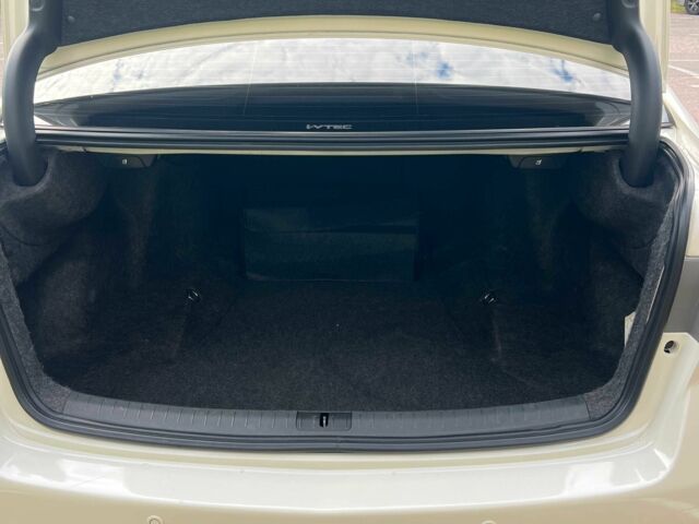 Белый Хонда Аккорд, объемом двигателя 2.4 л и пробегом 160 тыс. км за 11500 $, фото 14 на Automoto.ua