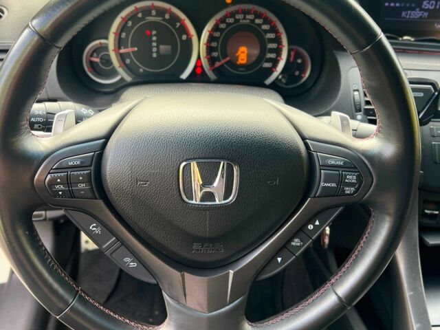 Белый Хонда Аккорд, объемом двигателя 2.4 л и пробегом 160 тыс. км за 11500 $, фото 21 на Automoto.ua