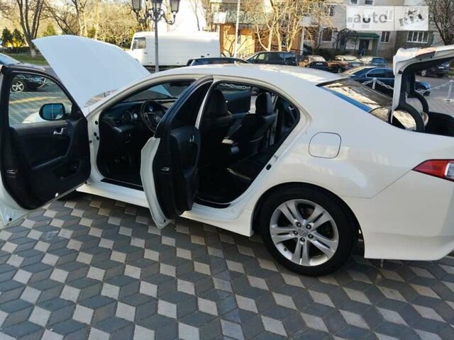 Білий Хонда Аккорд, об'ємом двигуна 2.35 л та пробігом 225 тис. км за 10999 $, фото 9 на Automoto.ua