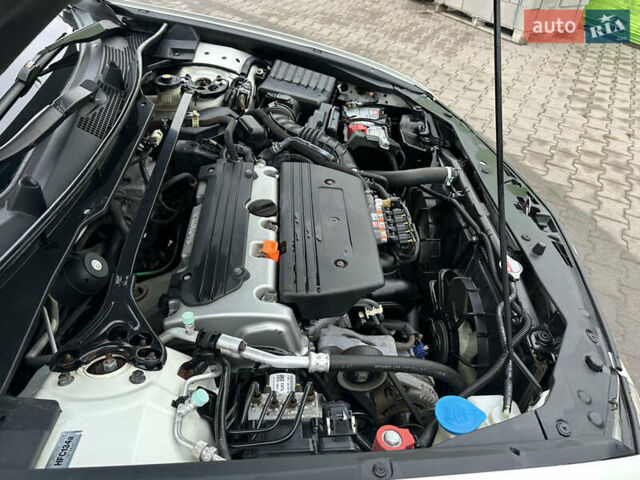 Белый Хонда Аккорд, объемом двигателя 2.4 л и пробегом 227 тыс. км за 9999 $, фото 58 на Automoto.ua