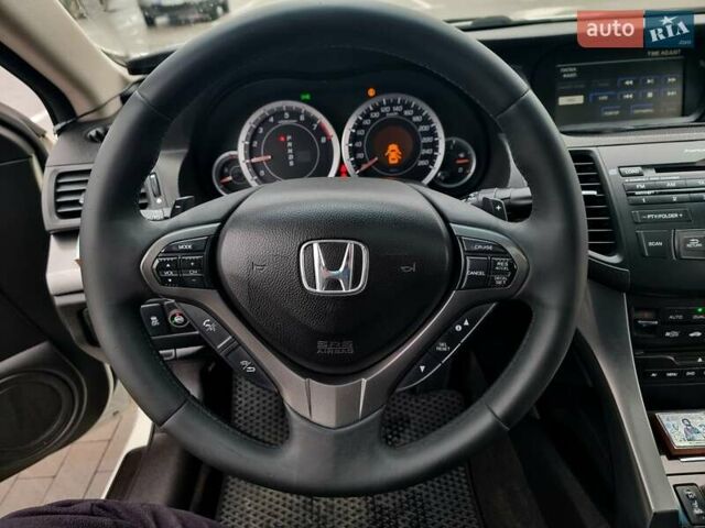 Белый Хонда Аккорд, объемом двигателя 2.35 л и пробегом 227 тыс. км за 10950 $, фото 32 на Automoto.ua