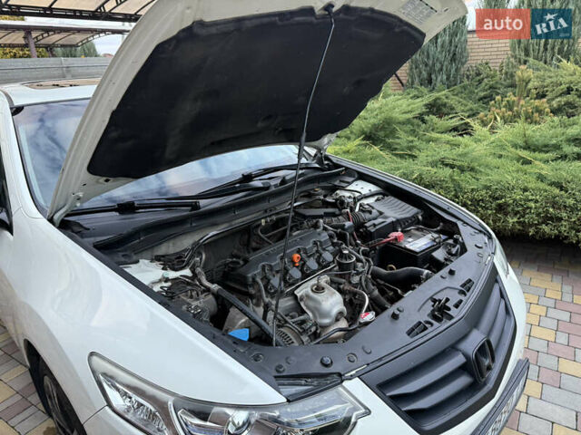 Белый Хонда Аккорд, объемом двигателя 2 л и пробегом 123 тыс. км за 11999 $, фото 31 на Automoto.ua