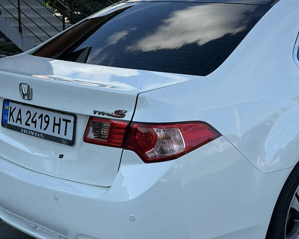 Белый Хонда Аккорд, объемом двигателя 2.35 л и пробегом 229 тыс. км за 11500 $, фото 5 на Automoto.ua