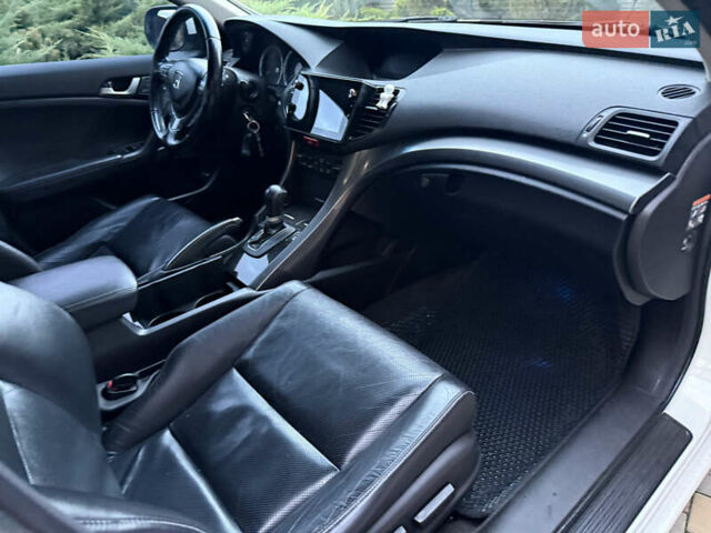 Белый Хонда Аккорд, объемом двигателя 2 л и пробегом 123 тыс. км за 11999 $, фото 11 на Automoto.ua