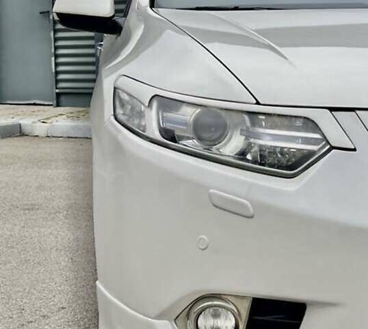 Білий Хонда Аккорд, об'ємом двигуна 2.4 л та пробігом 146 тис. км за 12500 $, фото 5 на Automoto.ua