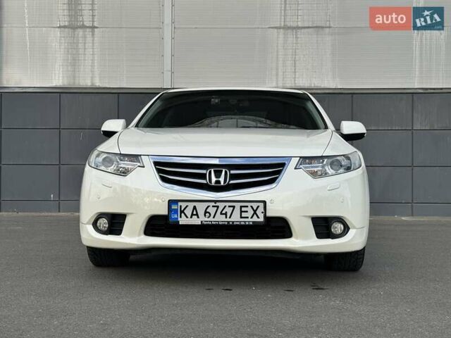Белый Хонда Аккорд, объемом двигателя 2.35 л и пробегом 195 тыс. км за 10800 $, фото 53 на Automoto.ua