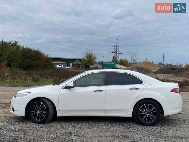 Белый Хонда Аккорд, объемом двигателя 2.4 л и пробегом 177 тыс. км за 9900 $, фото 14 на Automoto.ua