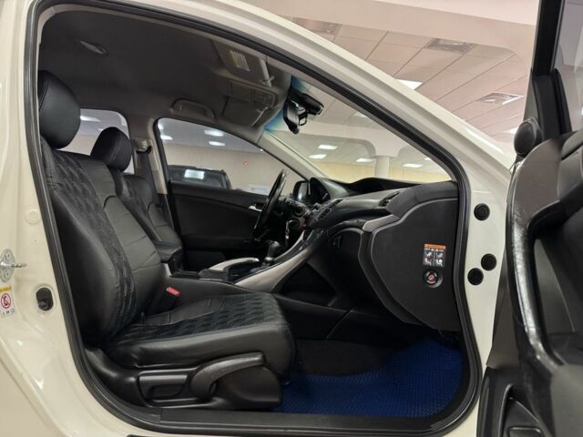 Белый Хонда Аккорд, объемом двигателя 2 л и пробегом 189 тыс. км за 9900 $, фото 8 на Automoto.ua