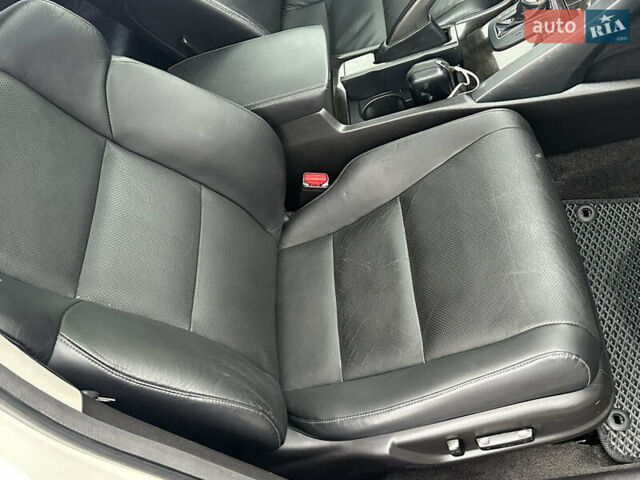 Белый Хонда Аккорд, объемом двигателя 2.4 л и пробегом 227 тыс. км за 9999 $, фото 50 на Automoto.ua