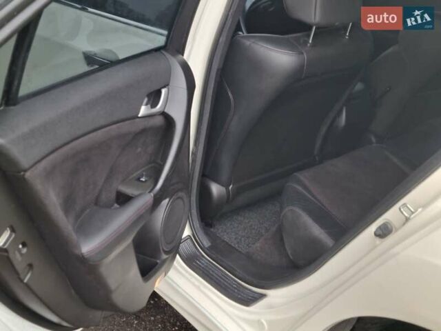 Білий Хонда Аккорд, об'ємом двигуна 2.4 л та пробігом 164 тис. км за 10950 $, фото 5 на Automoto.ua