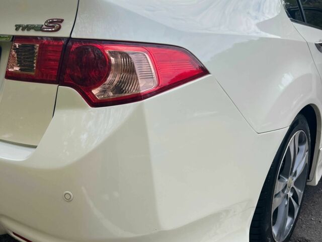 Белый Хонда Аккорд, объемом двигателя 2.4 л и пробегом 160 тыс. км за 11500 $, фото 12 на Automoto.ua