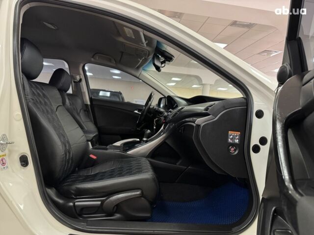 Белый Хонда Аккорд, объемом двигателя 0 л и пробегом 189 тыс. км за 9900 $, фото 3 на Automoto.ua