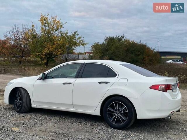Белый Хонда Аккорд, объемом двигателя 2.4 л и пробегом 177 тыс. км за 9900 $, фото 16 на Automoto.ua