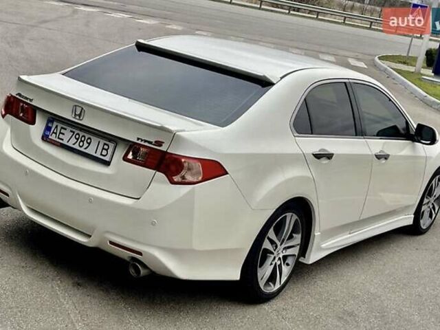 Білий Хонда Аккорд, об'ємом двигуна 2.4 л та пробігом 146 тис. км за 12500 $, фото 4 на Automoto.ua