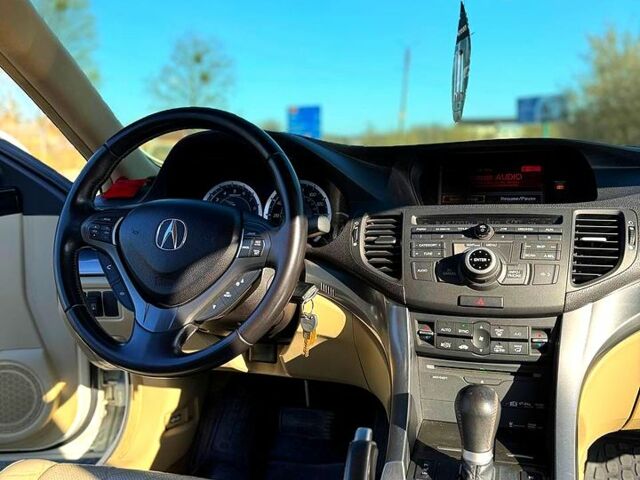 Білий Хонда Аккорд, об'ємом двигуна 2.4 л та пробігом 262 тис. км за 9750 $, фото 7 на Automoto.ua